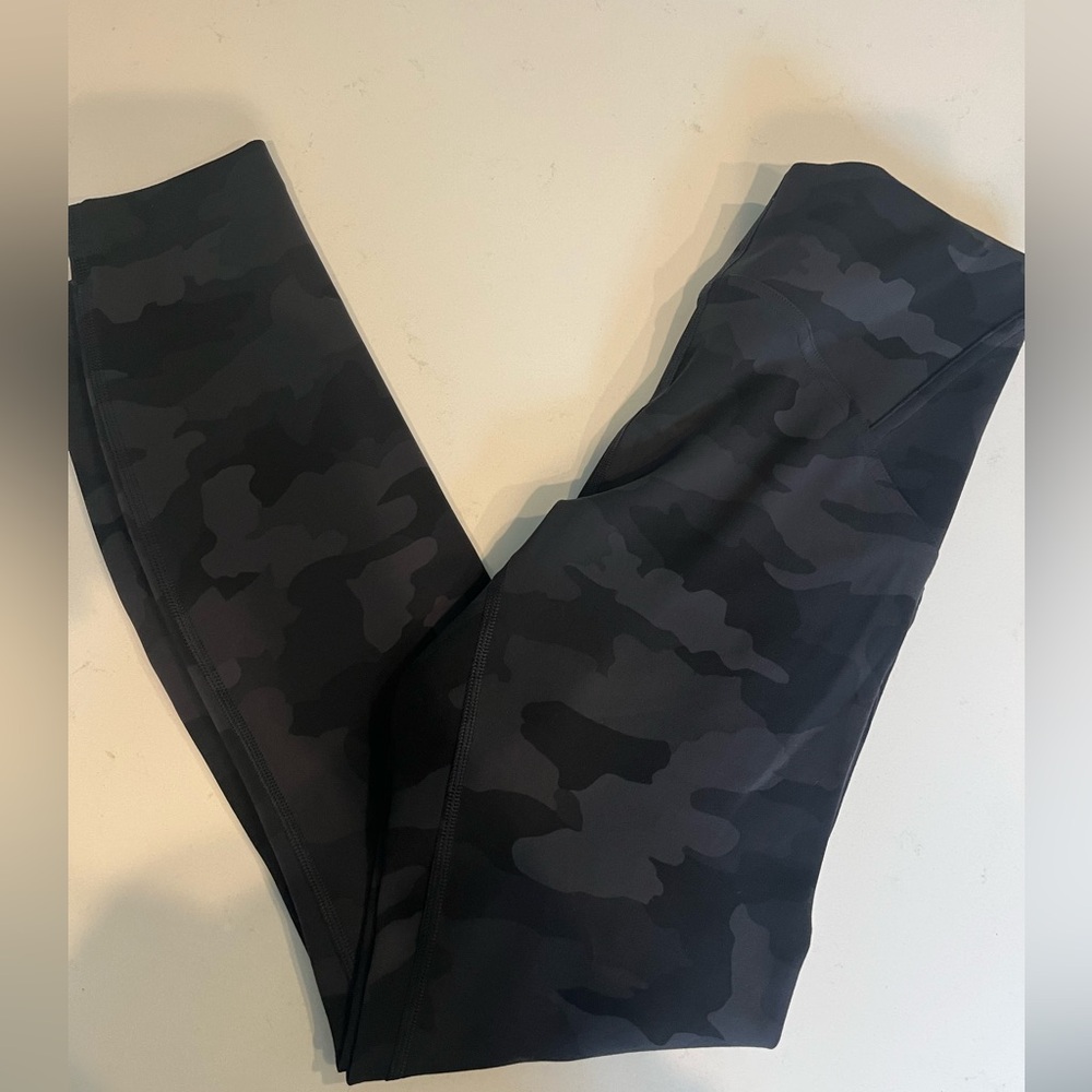 Lululemon leggings camo size 4